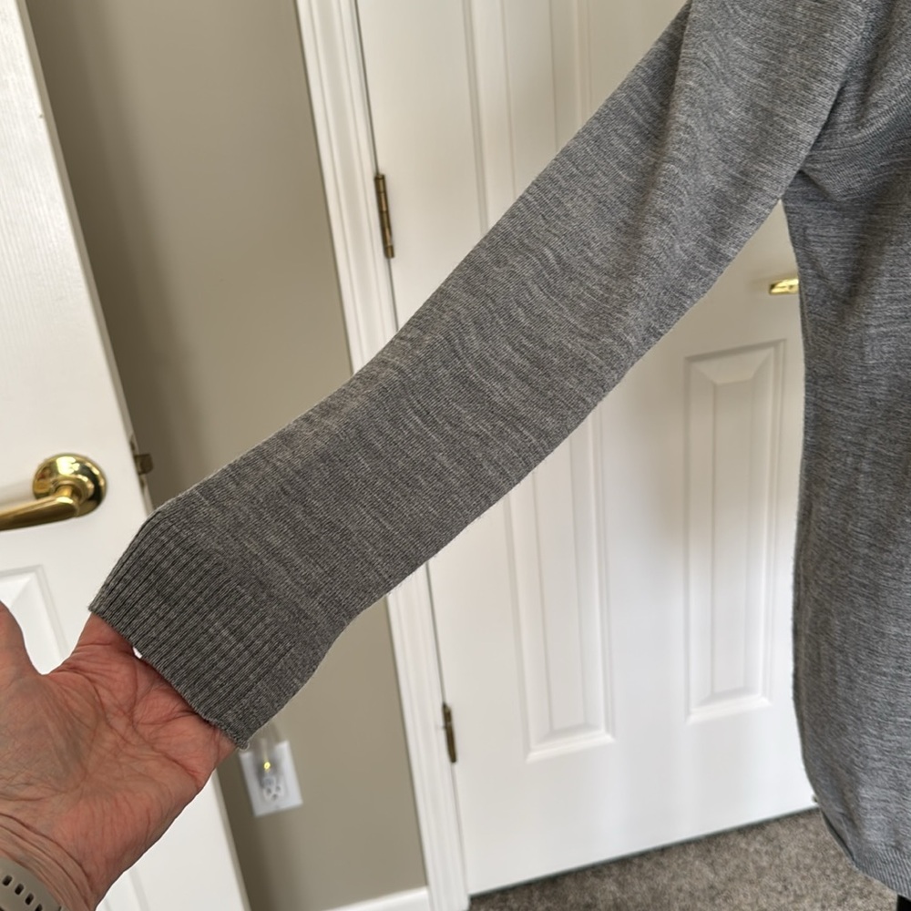 GAP Cardigan - Picture 3 of 7